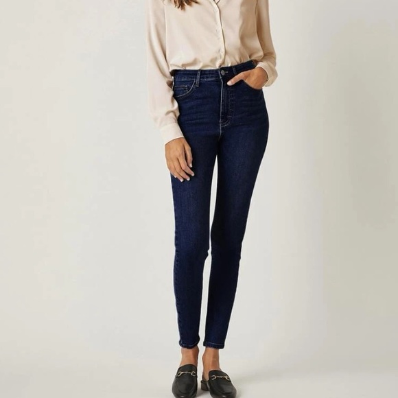 SHEIN high stretch dark wash skinny jeans - Picture 1 of 3